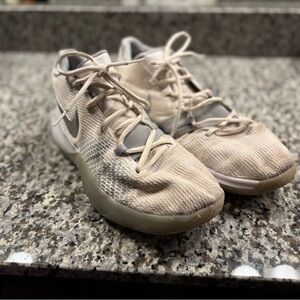 Nike Kyrie Flytrap Basketball Shoes